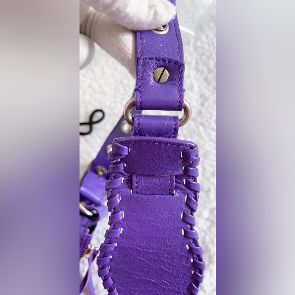 Authentic Balenciaga Women's Le Cagole XS Leather Shoulder Bag in Purple - Picture 6 of 16